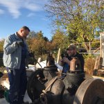 Montagearbeiten an der Dampfmaschine