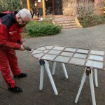 Restaurierung der historischen Fenster aus dem ehemaligen S&auml;gewerk M&uuml;ller in L&uuml;chow, wo die Dampfmaschine im Einsatz war.