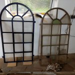 Restaurierung der historischen Fenster aus dem ehemaligen Sägewerk Müller in Lüchow, wo die Dampfmaschine im Einsatz war.