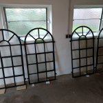 Restaurierung der historischen Fenster aus dem ehemaligen S&auml;gewerk M&uuml;ller in L&uuml;chow, wo die Dampfmaschine im Einsatz war.