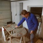 Restaurierung der historischen Fenster aus dem ehemaligen Sägewerk Müller in Lüchow, wo die Dampfmaschine im Einsatz war.
