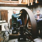 1998 - Demontage der Dampfmaschine zum Abtransport und Lagerung  bei der HASTRA in L&uuml;chow (Wendland)